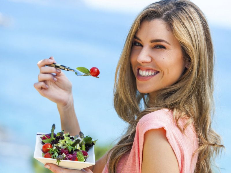 Питательно и вкусно: почему нужно каждый день есть салаты?